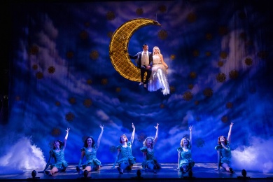 18. CRAZY FOR YOU. Tom Chambers 'Bobby' and Charlotte Wakefield 'Polly' and Company. Photo Richard Davenport.